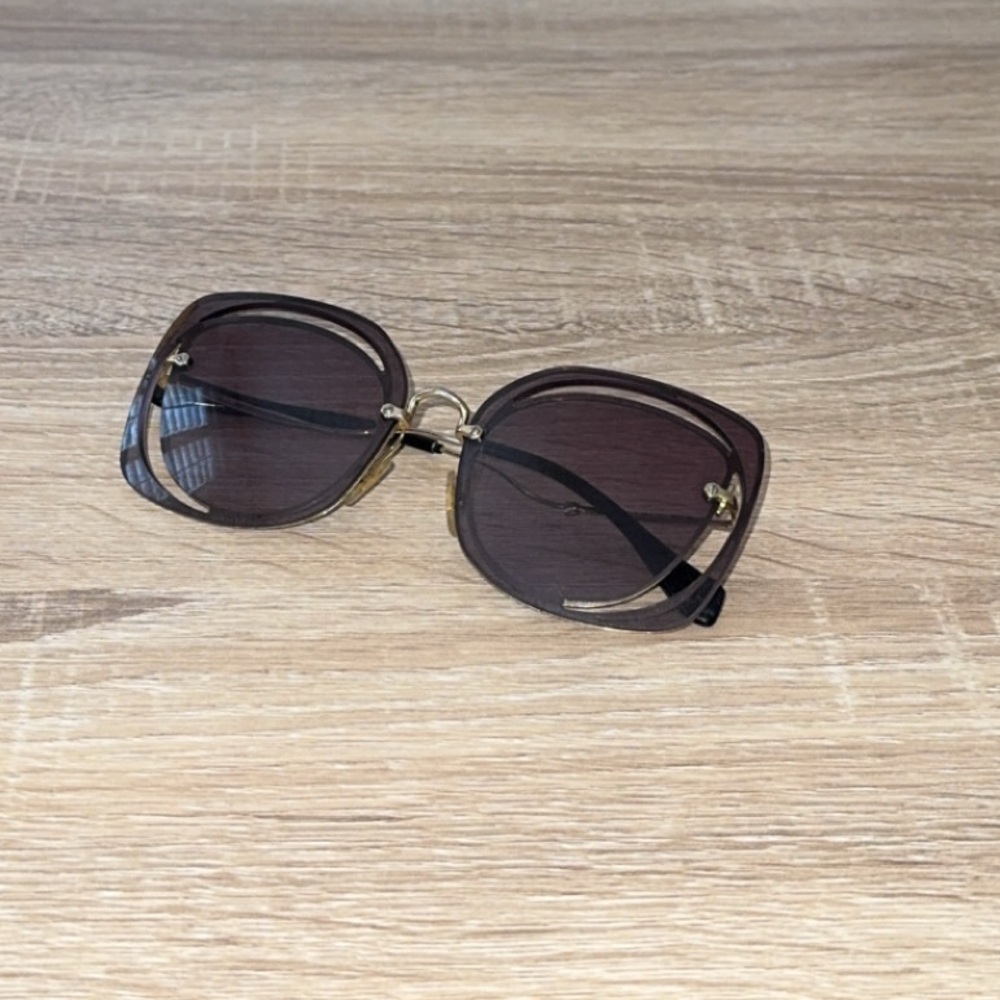 Miu Miu SMU54S Scenique Cut-Out Butterfly Square Black Sunglasses - Picture 4 of 15